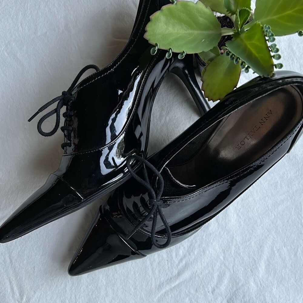 Ann Taylor Pointy Toe Oxford Black Patented Leather Heels 8.5